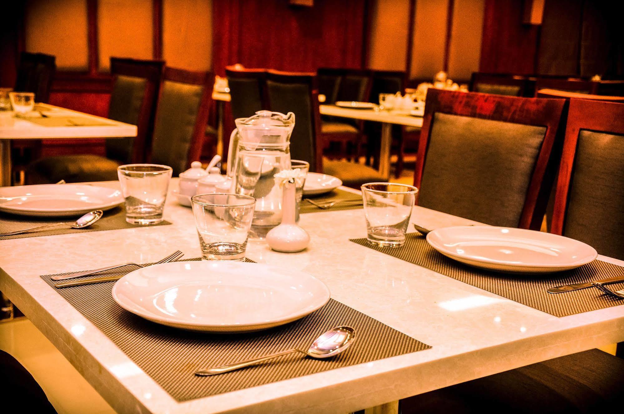 The Gopinivas Grand Hotel Kanyakumari Bagian luar foto